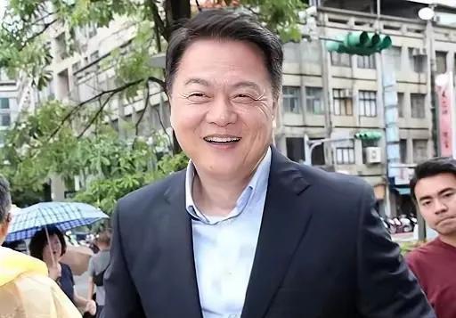 台湾回归后谁来担任省长呢？要我说，周锡玮是我眼中的不二人选！
台湾早晚要回归祖国