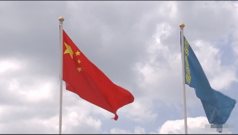 中国抵达哈萨克斯坦
当地时间6月16日下午，中国代表团乘坐专机顺利抵达哈萨克斯坦