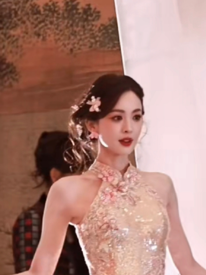 娜扎《玉茗茶骨》首映礼直拍，帘子一掀开美一大跳！ ​​​