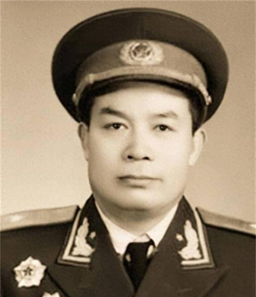 1942年，新四军26团被日军重兵包围，眼看突围无望，团长决定与日军同归于尽，一