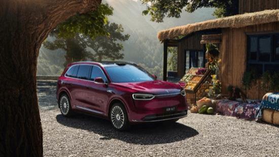 余承东称新问界M7是一款从里到外的全新产品