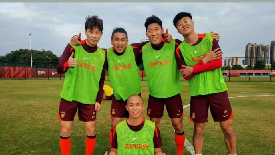 泰山对抗赛，刘洋晒赢球小分队：除黄政宇，全都不认识