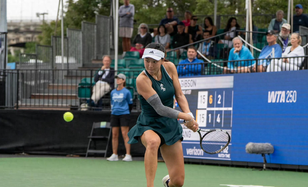 WTA250克利夫兰站女单第二轮补赛，2号种子王欣瑜以1-6、6-2、6-3的比