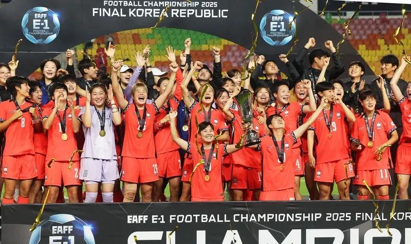 女足东亚杯昨天全部结束，东道主韩国女足获得冠军。可以说韩国女足的技战术和打法是中