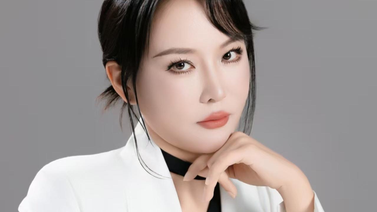 王杨娜（内地女演员），艺名: 杨灿辰
