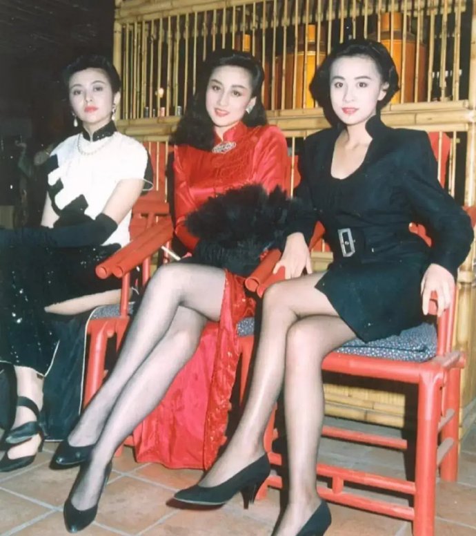 关之琳，利智和刘嘉玲三大美女30年前的同框太惊艳了！难怪李连杰不顾一切的与利智结