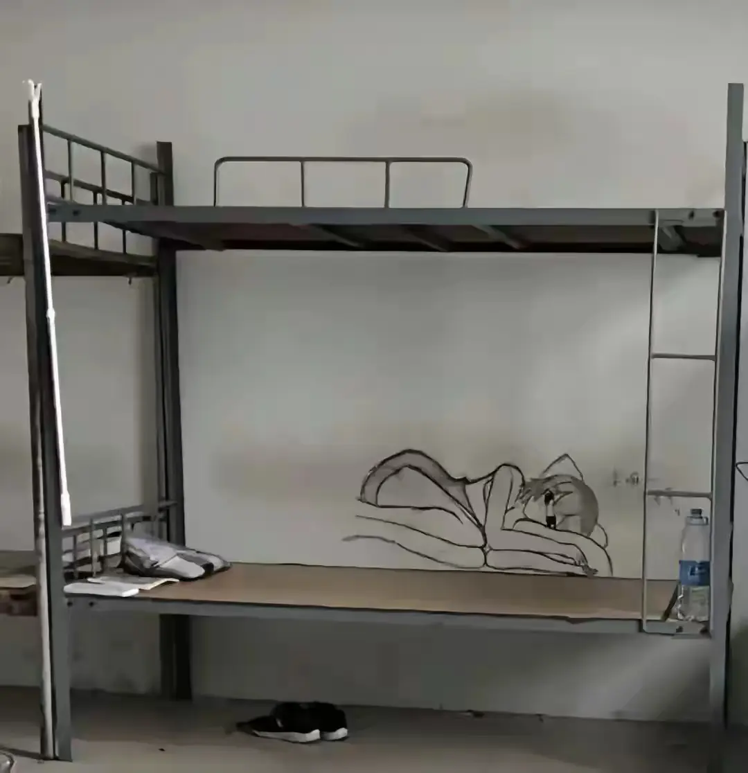 学长走了，把学姐留下了。