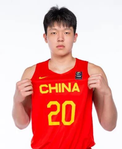 杨瀚森：NBA保护他，我们累死他
篮球运动员杨瀚森是现役NBA开拓者队球员是继姚
