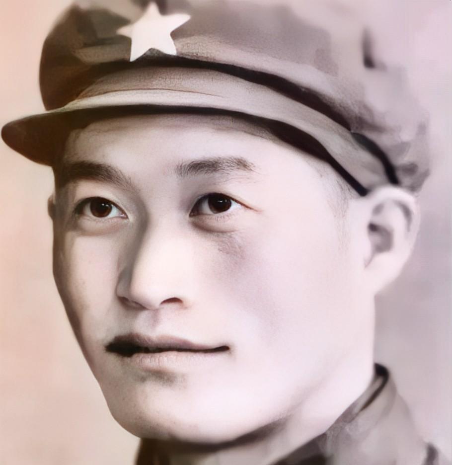 1964年，伟人得知奇袭白虎团的英雄排长从朝鲜战场归来已11年，却依然只是副连长