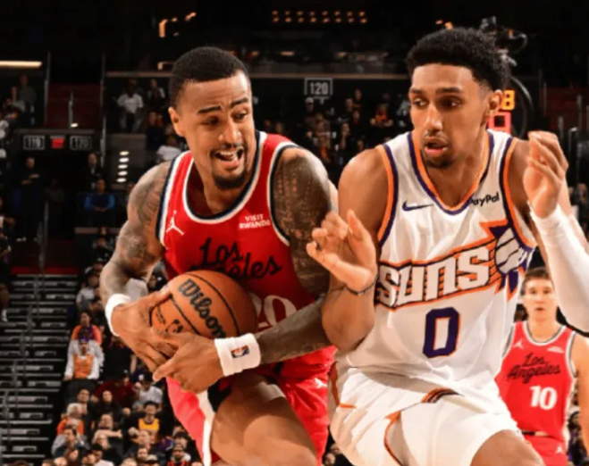 NBA常规赛，快船102-115不敌太阳。
赛后，快船记者更新动态进行点评：“快