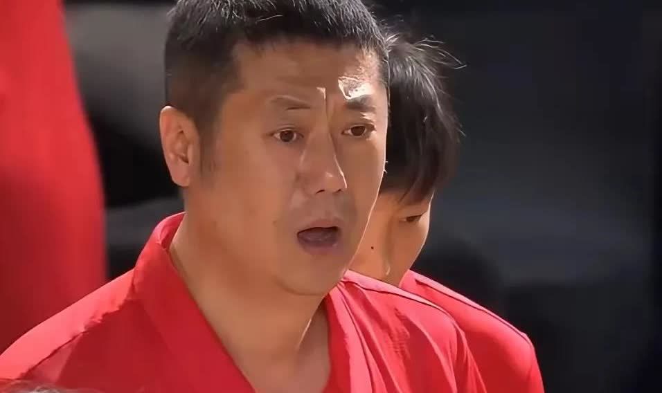各抒己见，如何提升中国女排实力
1，副攻线，放弃万梓玥，召回袁心玥，以袁心玥和