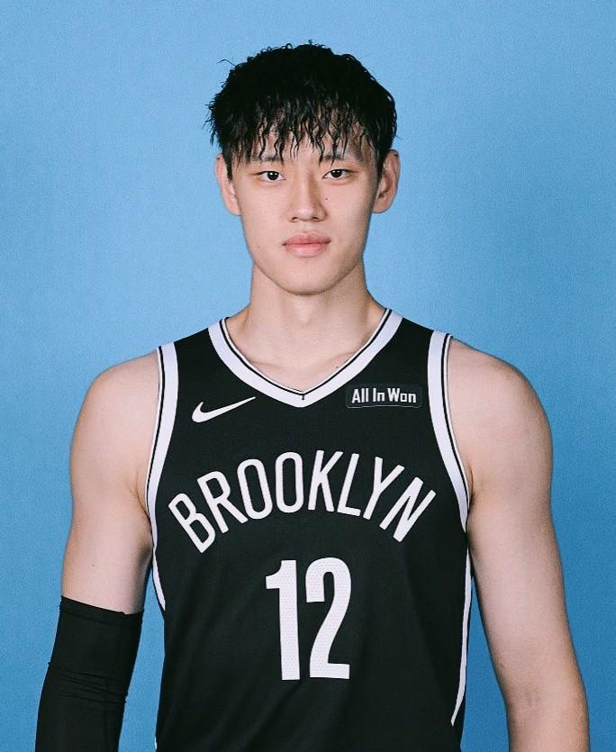 别再说什么曾凡博去NBA是放弃了国内高薪！你看，钱这不就来了吗？
NBA中国赛即
