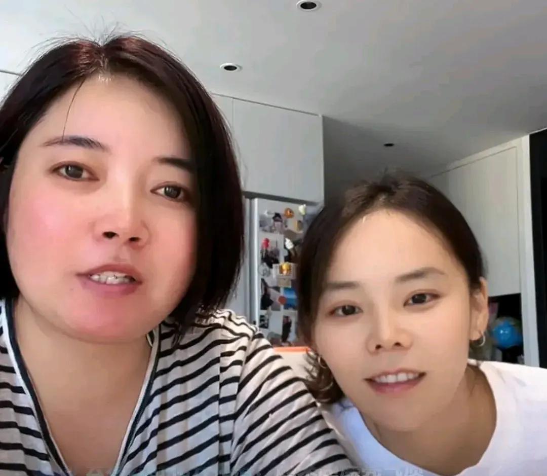 堂嫂自从从景德镇回来以后，一直没有直播，也没有说明原因！！
昨天晚上发视频，是堂