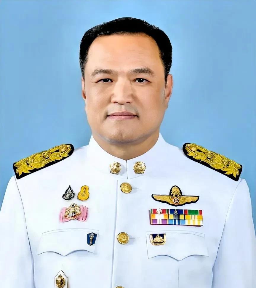 就在刚刚
泰国突然宣布了
9月6日，自豪泰党党首阿努廷突然公布三名核心内阁成员：