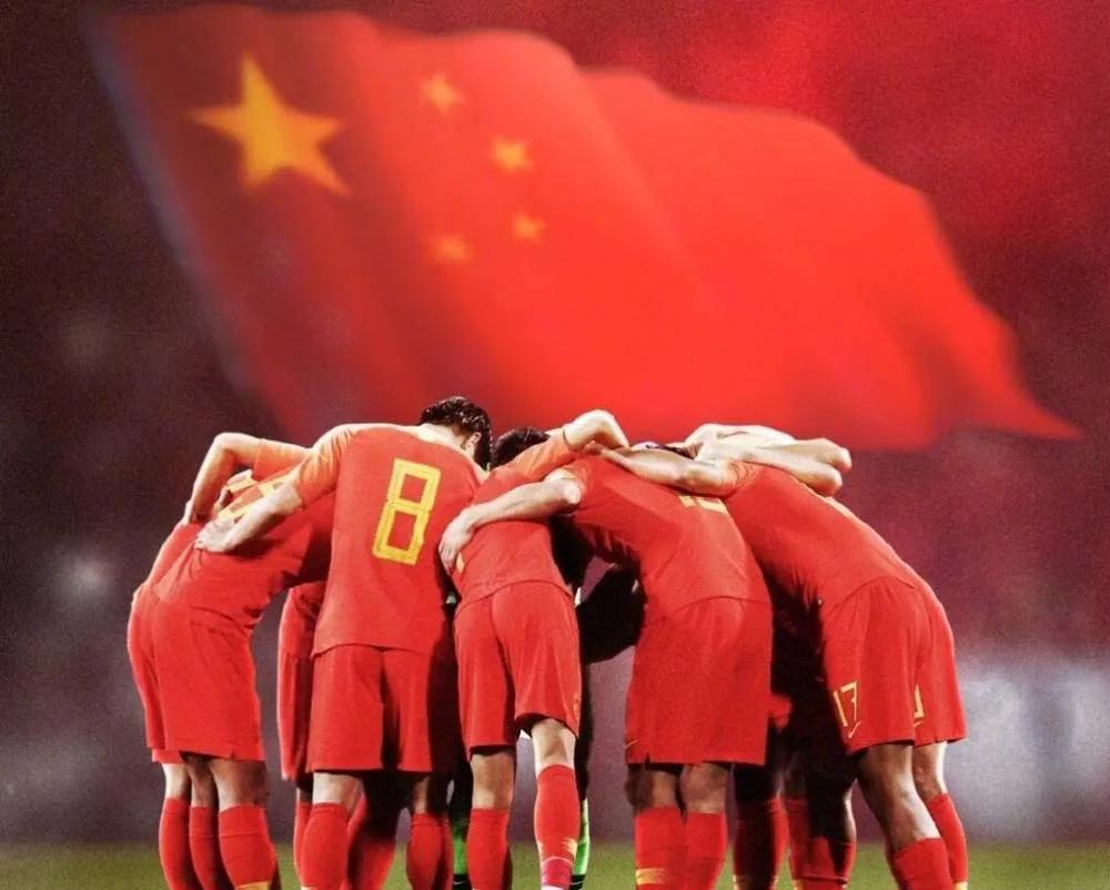 国足跟印尼的整场比赛也就张玉宁和王钰栋踢的还可以看，其他人没法看，尤其那个王上源