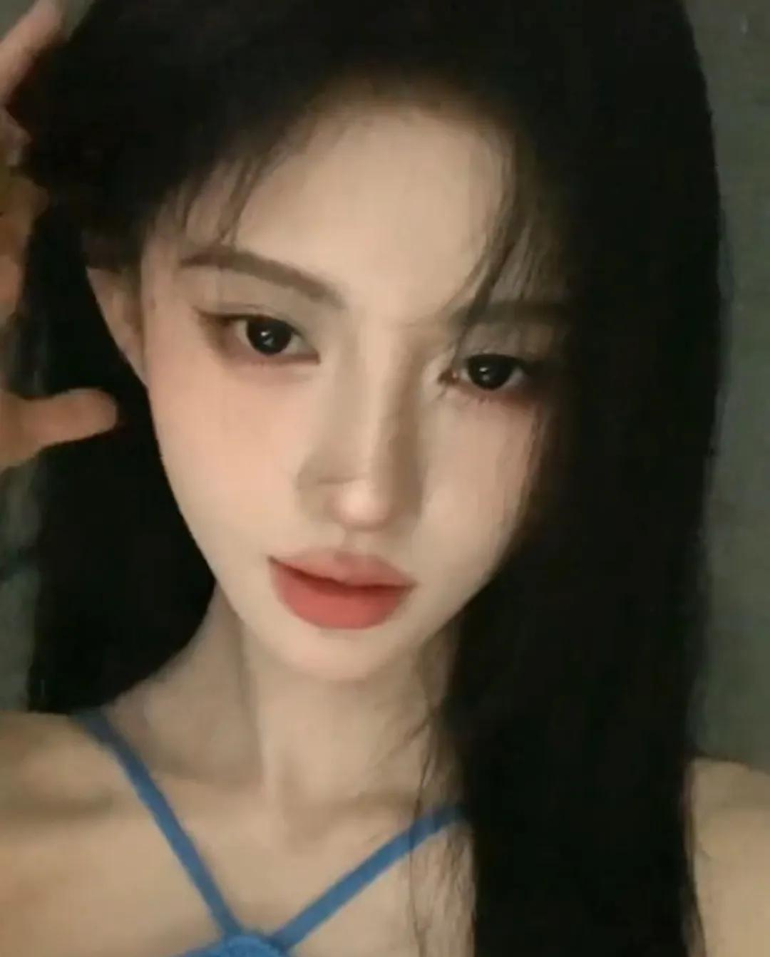 大家看过鞠婧祎的第一个剧是什么， 宝宝们不要搬视频哦 因为这样会限流 也不要在评