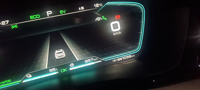 宋PLUSDMI油耗和电耗虚标
买车3个多月跑了2398公里，耗油86.7升，耗