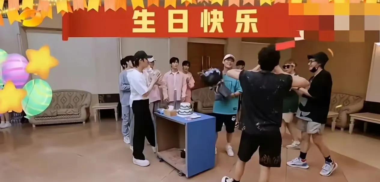 陈楚生连续四年在芒果TV过生日，
你好星期六，密室大逃脱，歌手2024和今年的歌