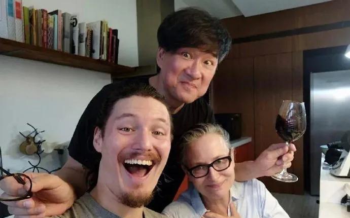 周华健当公公了！混血儿子周厚安宣布结婚
