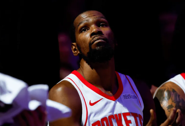 NBA常规赛，火箭客场108-128不敌快船。
此役过后，火箭近期仅取得1胜4负