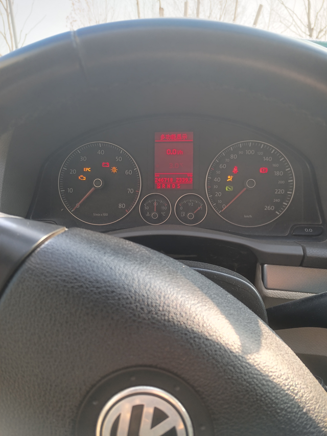 速腾跑了24万公里了
从接手这台大众速腾到现在已经跑了24万公里了。争取战到50