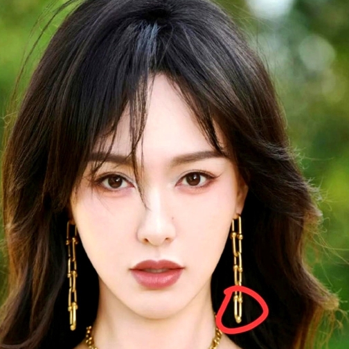 罗晋啊罗晋，你说你呀，娶谁不好现在好了，你老婆唐嫣又出大事了。

不过说真的，这