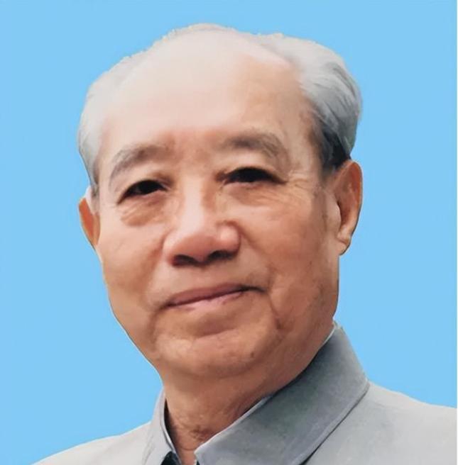 2015年，100岁的汪东兴临终前说出了一个与毛主席有关的秘密，并且含泪说道：“