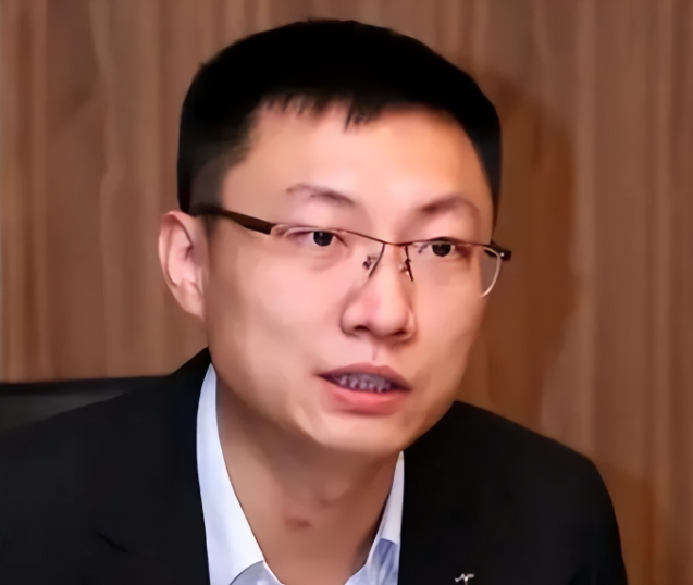 曝特斯拉调整管理层架构，马斯克亲自上阵，朱晓彤负责全球制造业务

据外媒报道，在