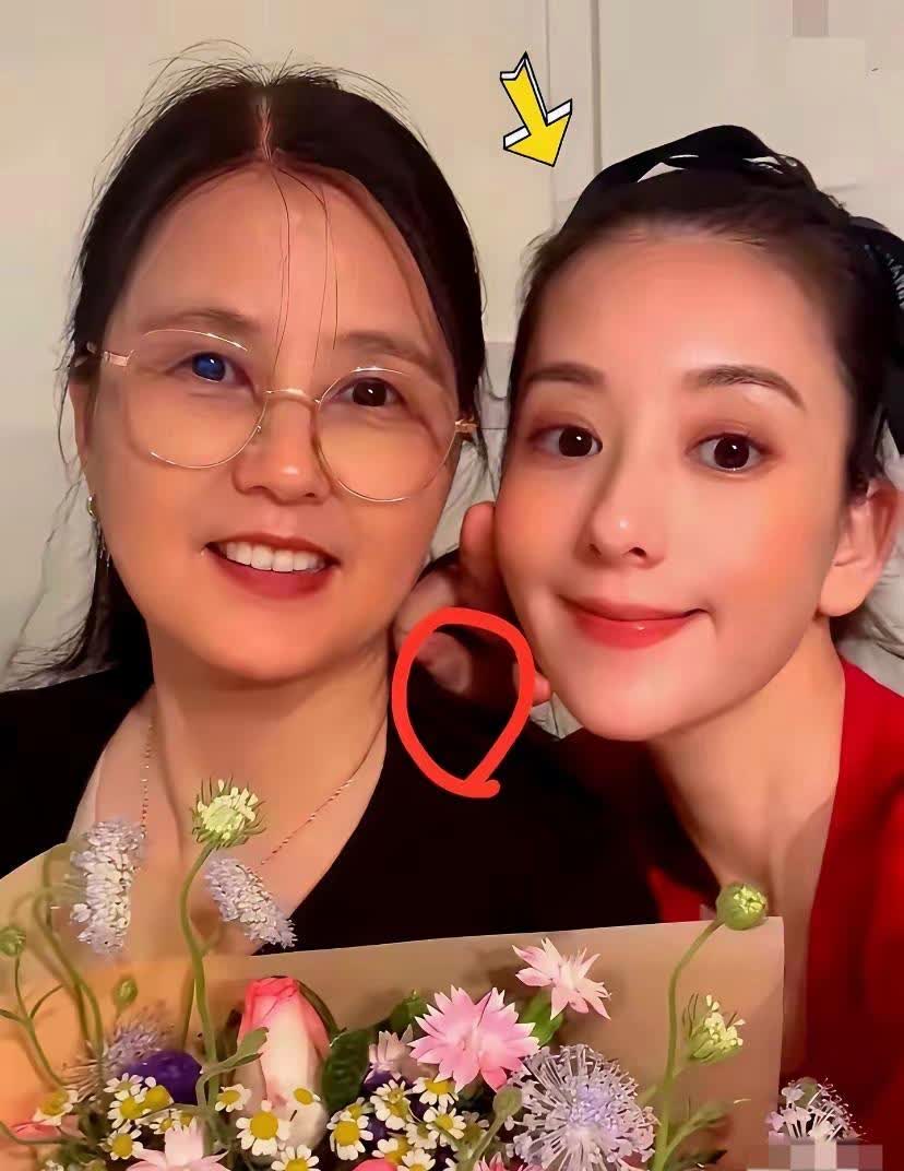 远嫁香港的方媛终于遵守了郭富城广东老家的习俗，第三胎按照香港一个月就能查血的规律