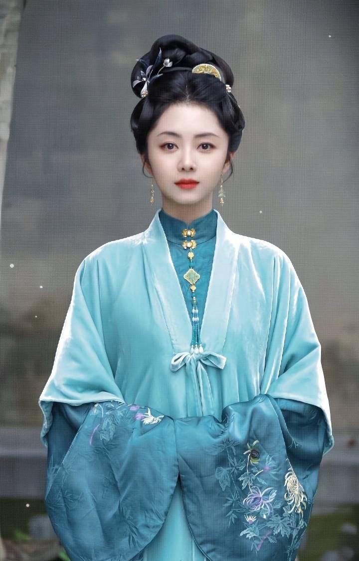 官博更新动态中可见到加入了众多演员，也是全员阵容到齐！
对于《兰香如故》是原著《