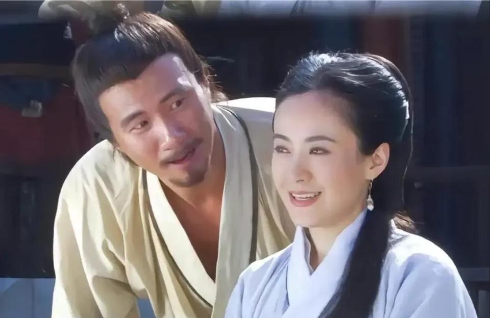 在电视剧《朱元璋》里，演员之间的水平差异实在是太大了。优秀的演员所饰演的人物鲜活