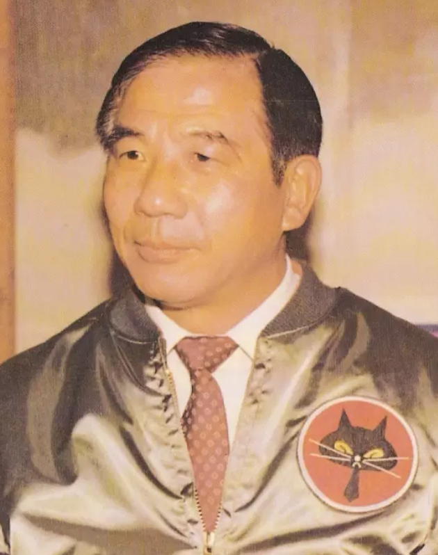 1965年，台湾空军飞行员张立义在一次飞行任务中不幸被击落，台湾当局宣布他已经遇