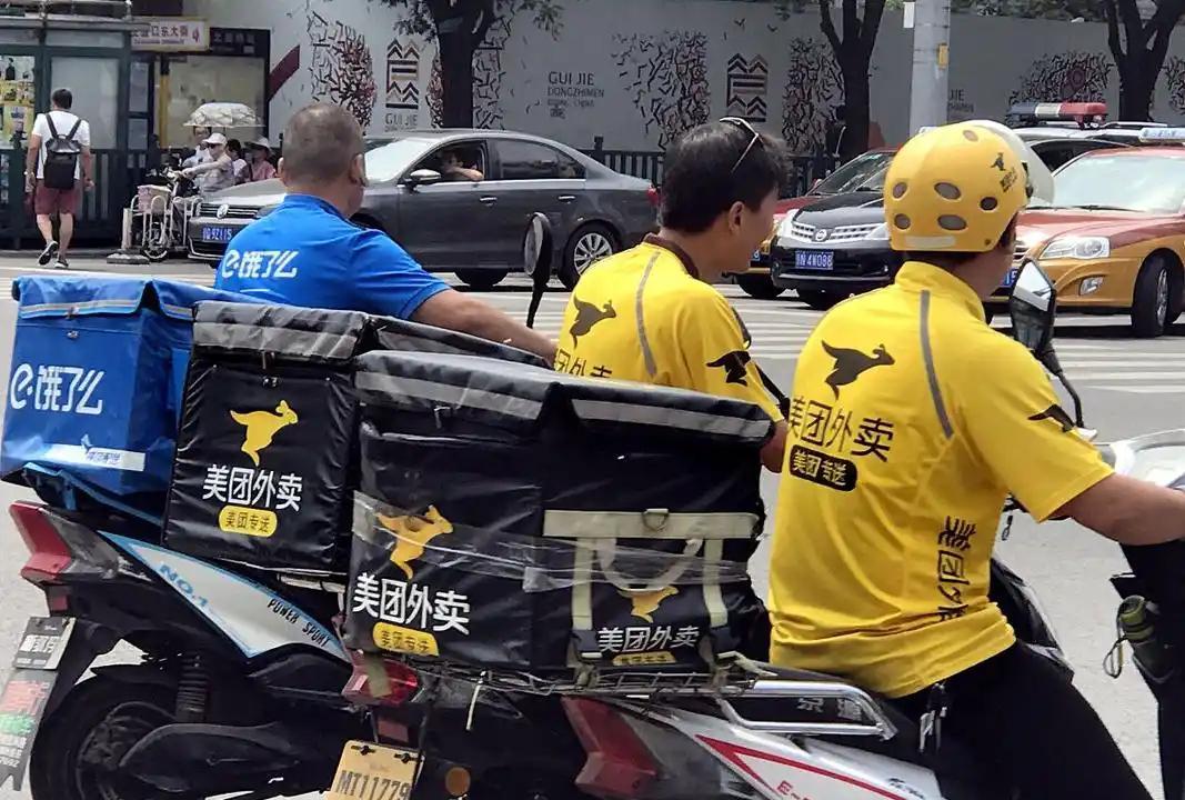 四川成都，女子中午点了份外卖，预计11点55送达，但都12点多了，还没收到外卖，