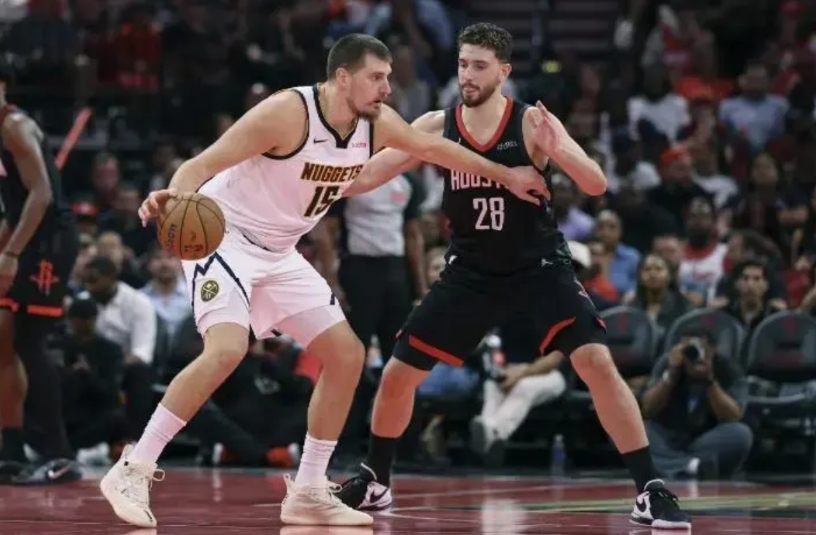 火箭卡位战不敌掘金，让我们不得不承认的三个事实：
1，战术，火箭的战术太简单或者