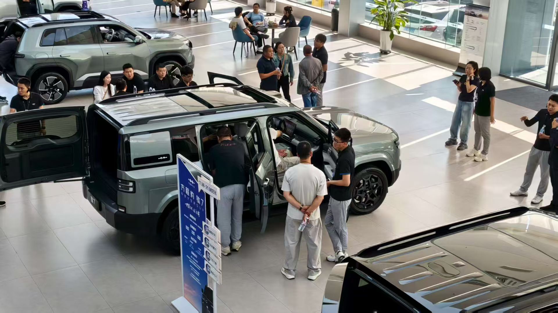 方程豹公布钛7车主画像，试驾或需排队！品牌9月交付可能破2万台