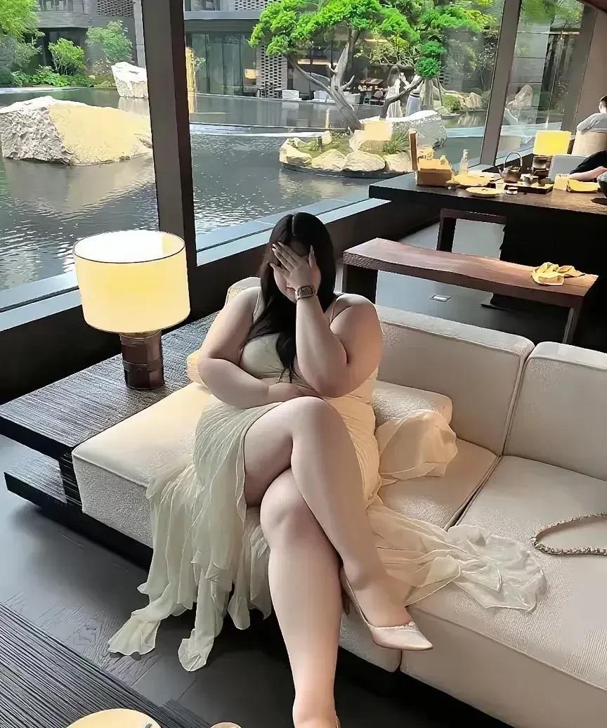 这修图师，月薪应该过万了吧。