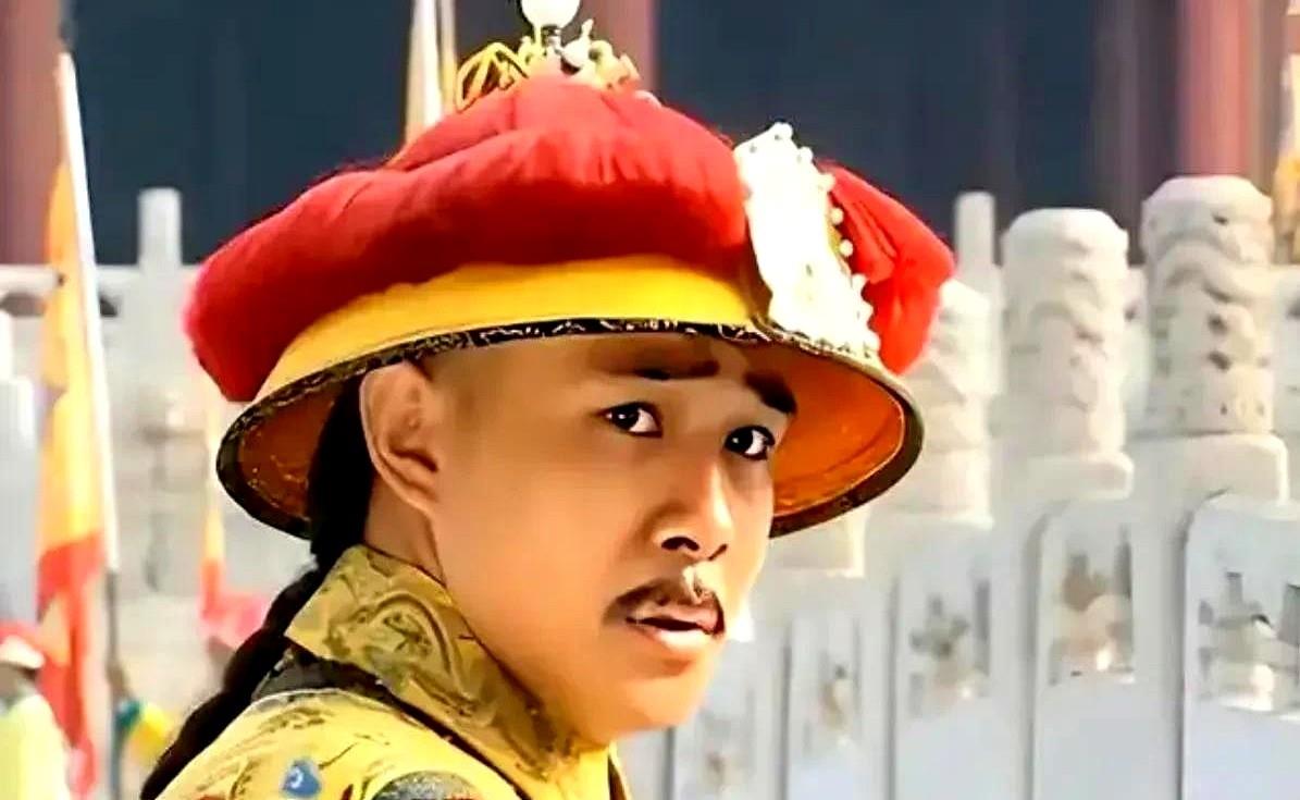 但凡乾隆晚一年传位给嘉庆，可背了太多锅了… 背的最大的一个锅，是史学界的一句话：