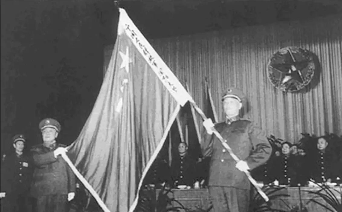 1985年12月19日，国防大学成立，留影，永恒的回忆！