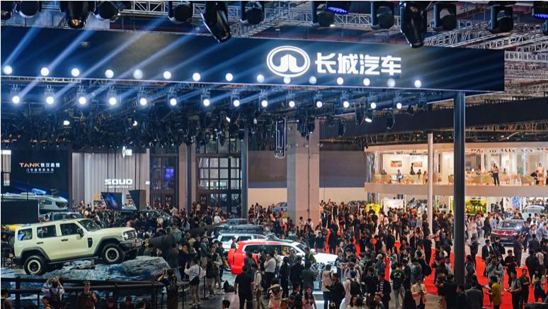 黄浦江畔的技术大舞台，中国工业科技驱动的汽车革命