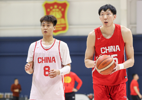 24日晚，中国男篮将开启国内热身赛之旅。主教练郭士强在赛前接受采访时透露，目前在