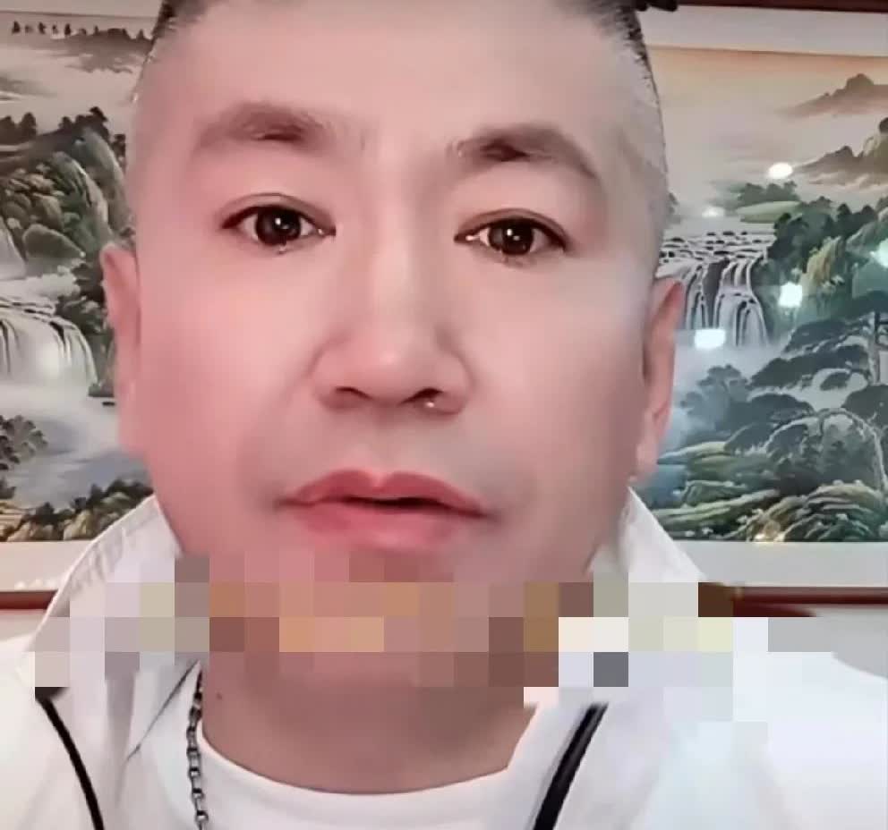 爆料：平荣幕后为“驴家”哥仨出谋划策，真正军师。

          赵本