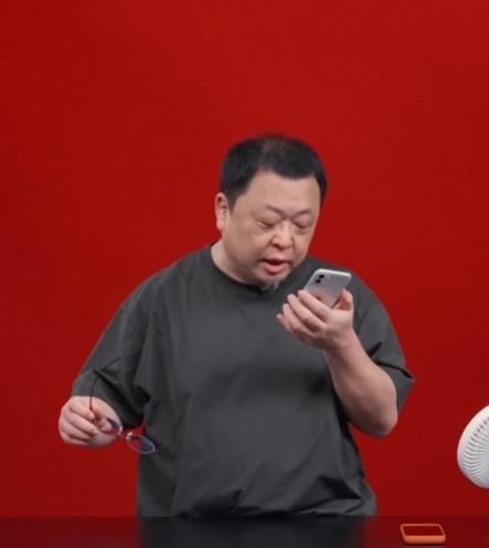 心疼罗永浩，看看他都干过哪些大事？ 心疼老罗，这个岁数眼睛花了，还在这么认真的较