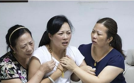 被‘吸血鬼’爸妈逼着给弟弟买房，被逼跳楼我重生归来，手握10个亿： 一分钱也别想拿走