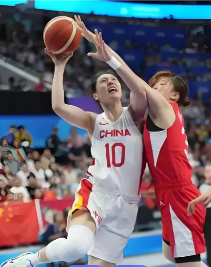 女篮亚洲杯半决赛，中国81-90输给了日本队，日本队在外线投出了50%以上的命中
