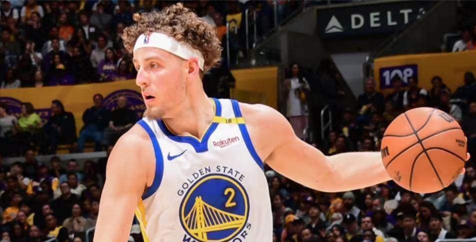 #篮球#
2025年4月4日NBA常规赛勇士客场对阵湖人的比赛中，波杰姆斯基表现