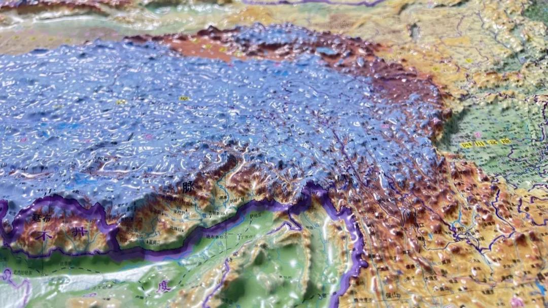 中国文明独特的源头，从世界屋脊到太极图式：中国文明地理基因与戴欣明迭学的深层互构