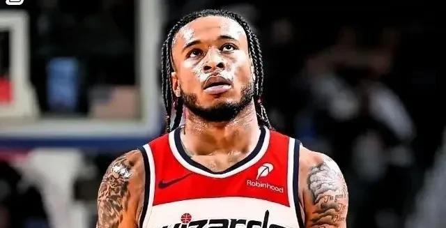 惠特摩尔的情商一如既往低下，他说自己要去奇才改变这支球队形象。
惠特摩尔这人不管