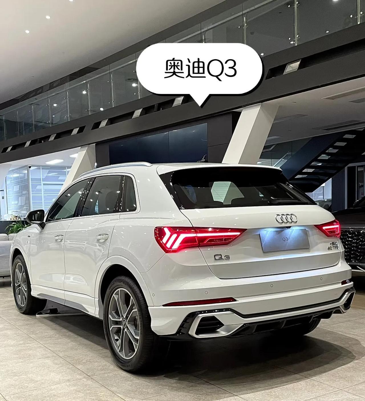 我老公就是个井底之蛙！
现在满大街跑的都是绿牌电车，
可是他偏偏对油车情有独钟，