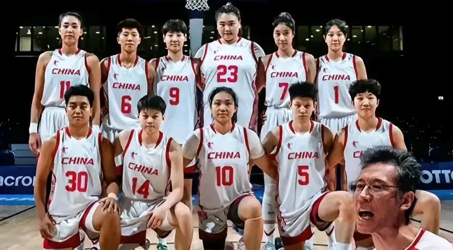 大学生女篮应该不归中国篮协管，可能属于教育部下面的体育竞赛司管。要不然，这世界大