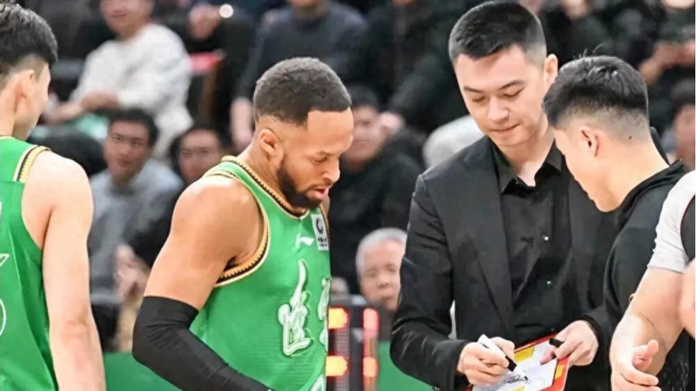 一夜两场大胜！辽宁主场力克吉林，邱彪被取消资格，山东逆转南京